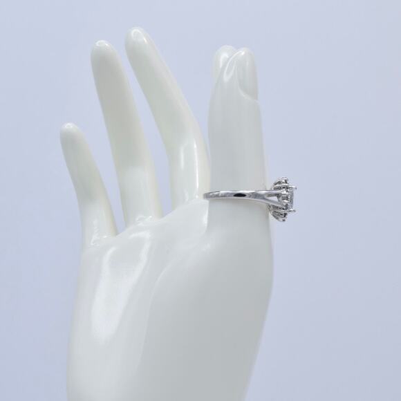 NWOT Fragrant Jewels Oval Cut Halo Cubic Zirconia Ring Size 8.25 US - Picture 4 of 5